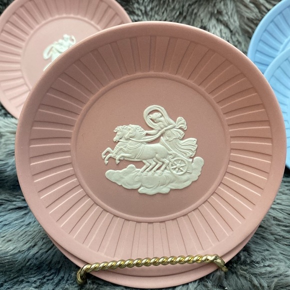 Set of Wedgwood Jasper Vintage Mini Plates - Picture 9 of 16